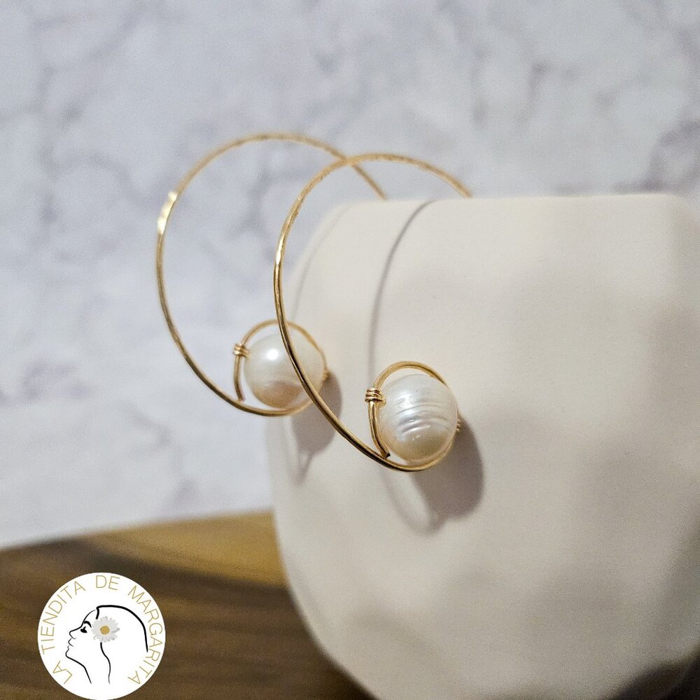 Elegant Gold Hoop Earrings with Pearls
